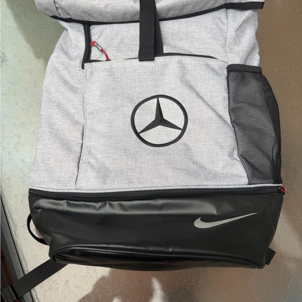 Men’s Light Gray Travel Backpack